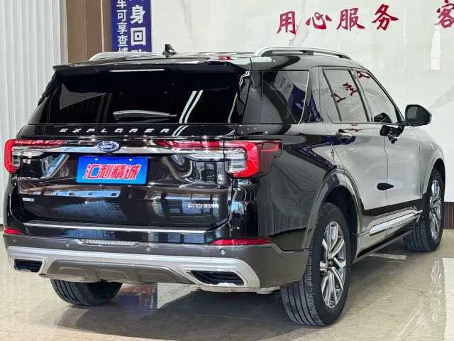 Ford Explorer — Фото автомобиля 6