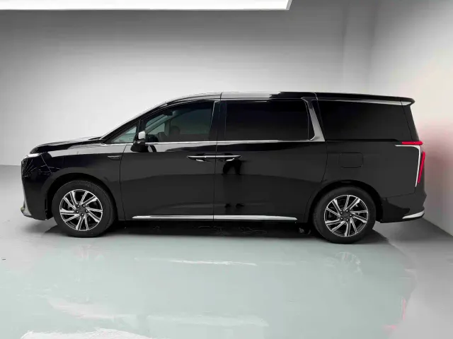 Maxus G90 — Фото автомобиля 12
