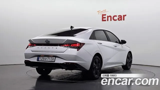 Hyundai Avante — Фото автомобиля 2