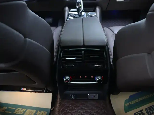 BMW 5 Series — Фото автомобиля 21
