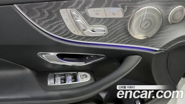 Mercedes-Benz E-Class — Фото автомобиля 14
