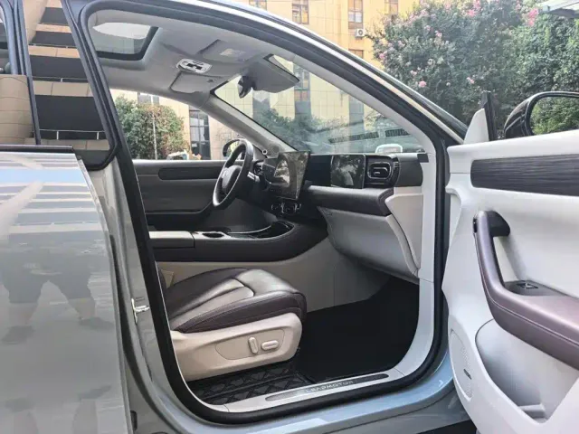 Leapmotor C11 — Фото автомобиля 7