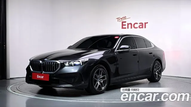 Фотография автомобиля — BMW i5 G60