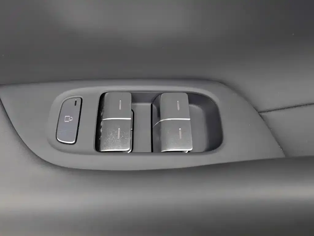 Xiaomi Auto Xiaomi YU7 2025 Extended Range RWD Edition — Фото автомобиля 9