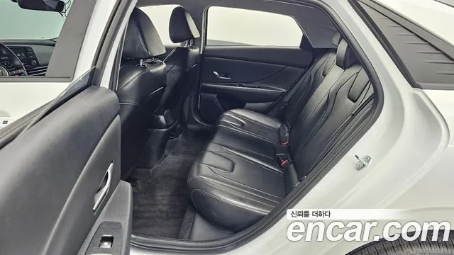 Hyundai AVANTE Avante (CN7) — Фото автомобиля 11