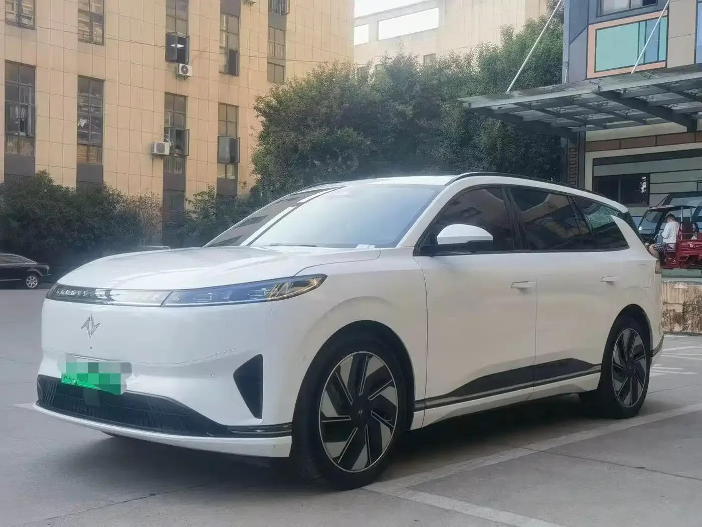 Фотография автомобиля — Dongfeng eπ 008