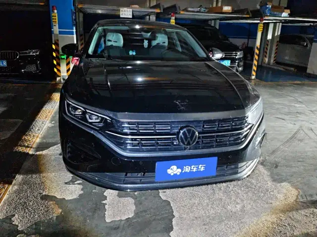 Volkswagen Passat — Фото автомобиля 2
