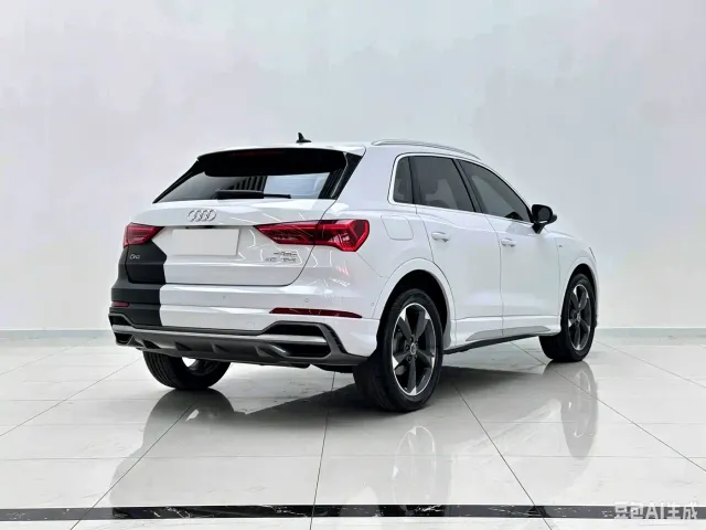 Audi Q3 — Фото автомобиля 4