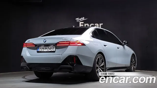 BMW 5-Series 5 серия (G60) 530i xDrive M Sport — Фото автомобиля 2