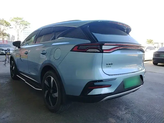 BYD Tang — Фото автомобиля 4