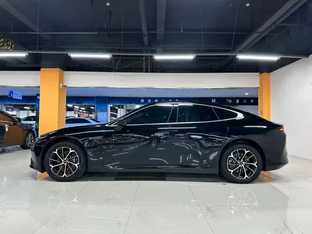 Xpeng P7 — Фото автомобиля 9