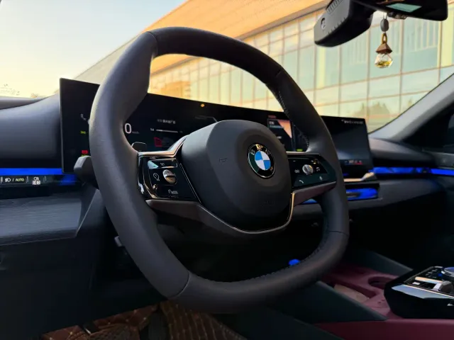BMW 5 Series — Фото автомобиля 7