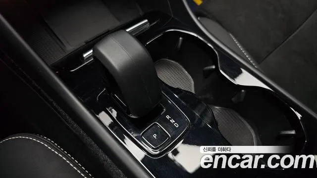 Volvo C40 Recharge — Фото автомобиля 9
