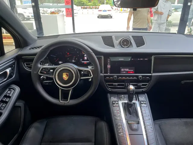 Porsche Macan — Фото автомобиля 17