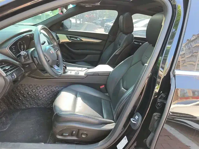 Cadillac CT5 — Фото автомобиля 14