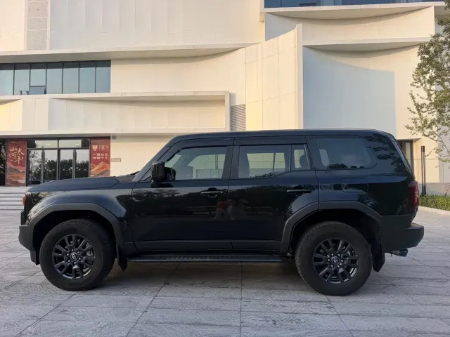 Toyota Prado — Фото автомобиля 8