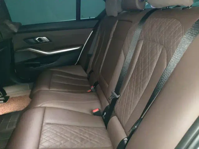 BMW 3 Series — Фото автомобиля 18
