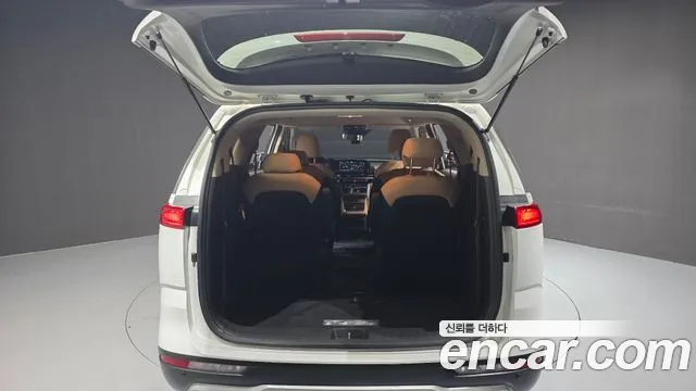 Kia Carnival Generation 4 — Фото автомобиля 20
