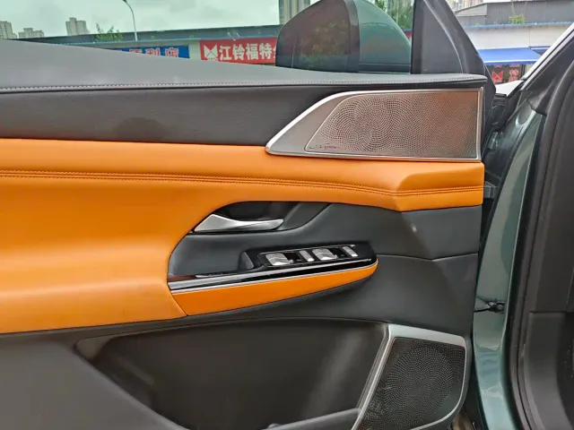 Xpeng G9 — Фото автомобиля 10
