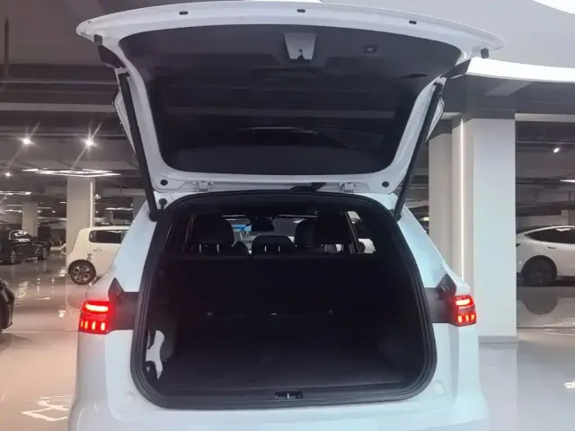 Geely Xingyue L — Фото автомобиля 18