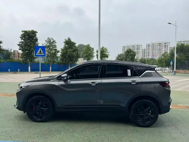 Geely Binyue — Фото автомобиля 9