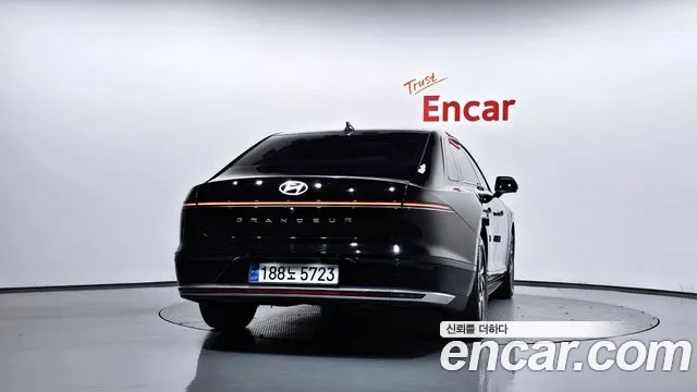 Hyundai Grandeur GN7 — Фото автомобиля 4