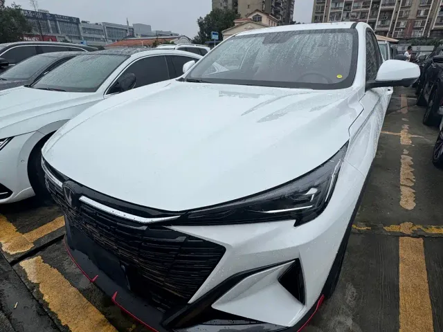 Фотография автомобиля — Changan X5 Plus