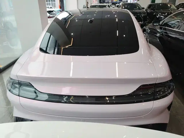 Xiaomi SU7 — Фото автомобиля 5