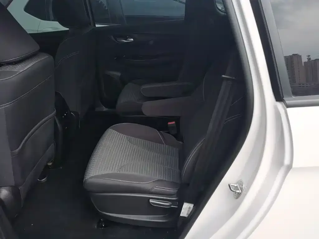 Baojun Baojun 730 2021 1.5L Manual Fashion 7-Seater — Фото автомобиля 16