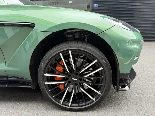 Aston Martin DBX — Фото автомобиля 6
