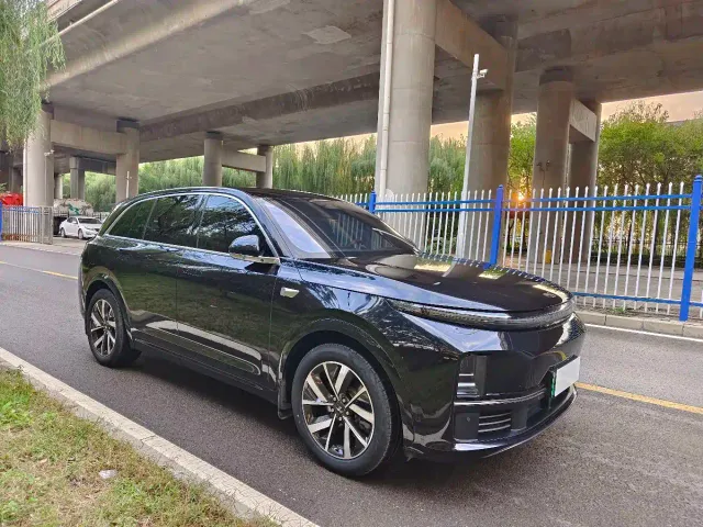 Li Auto L7 — Фото автомобиля 7