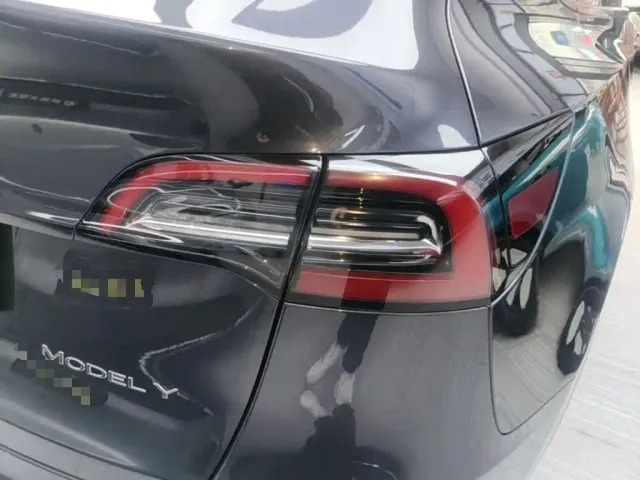 Tesla Model Y — Фото автомобиля 7
