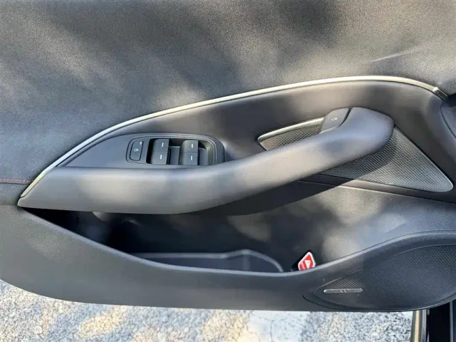 Xiaomi SU7 — Фото автомобиля 25