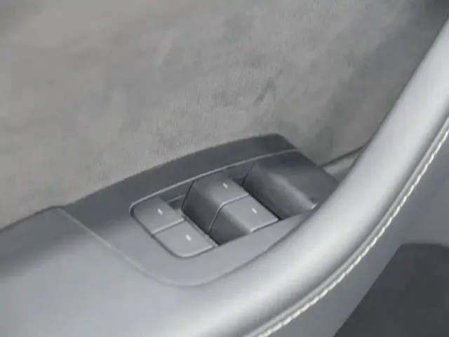 Tesla Model Y — Фото автомобиля 7