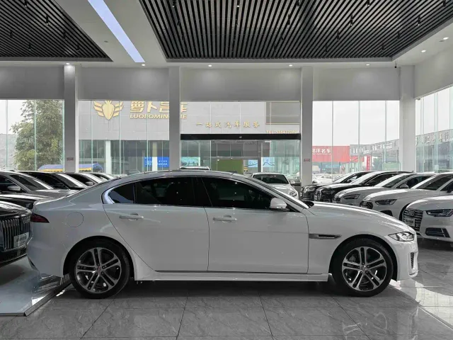 Jaguar XEL — Фото автомобиля 7