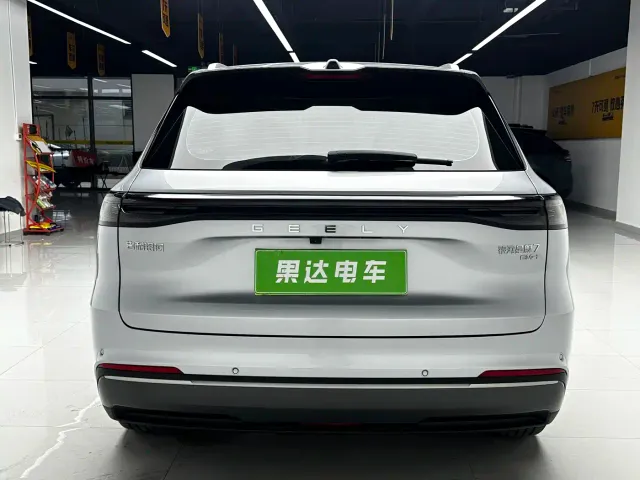 Geely Galaxy Starship 7 EM-i — Фото автомобиля 6