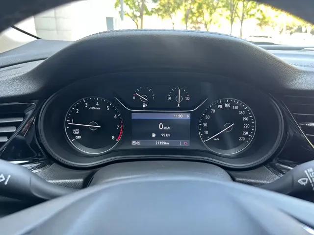 Buick Regal — Фото автомобиля 9