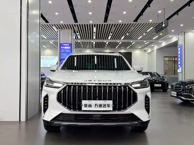 Jetour X70 Plus — Фото автомобиля 2