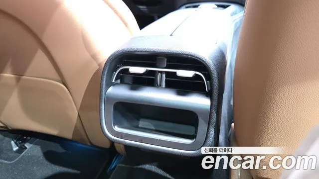 Mercedes-Benz E-Class — Фото автомобиля 24