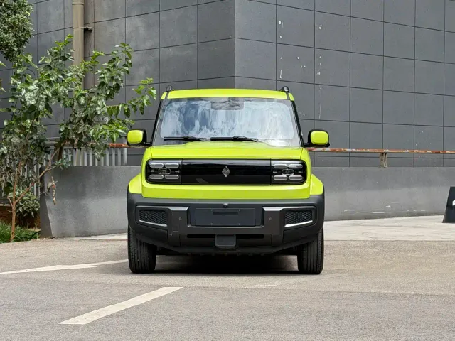 Baojun Yep — Фото автомобиля 2