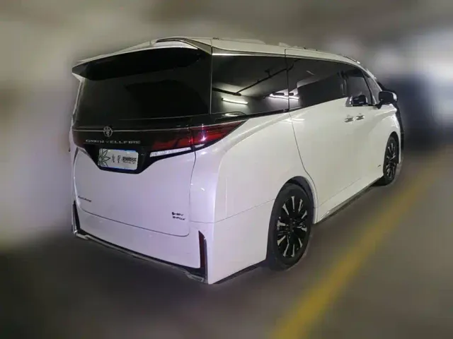 Toyota Vellfire — Фото автомобиля 2