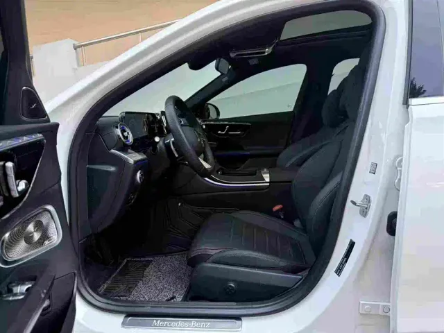 Mercedes-Benz C-Class — Фото автомобиля 4