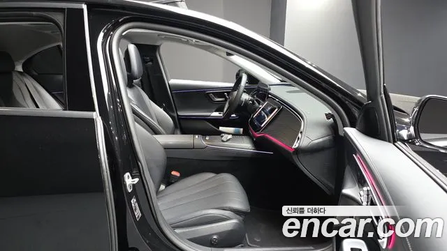 Mercedes-Benz E-Class — Фото автомобиля 23