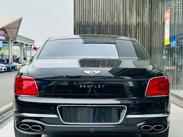 Bentley Flying Spur — Фото автомобиля 4