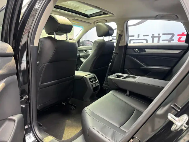 Honda Accord — Фото автомобиля 15