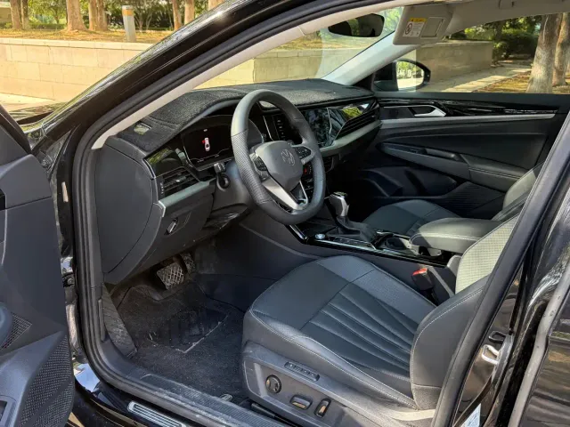 Volkswagen Passat — Фото автомобиля 5