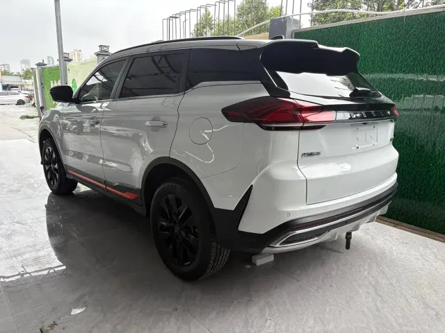 Geely Boyue — Фото автомобиля 9