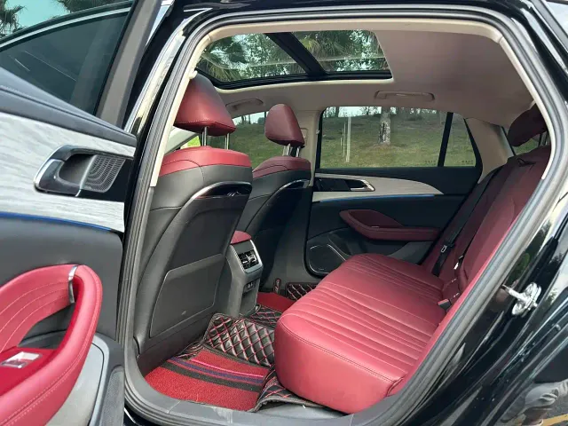 Hongqi H5 — Фото автомобиля 5