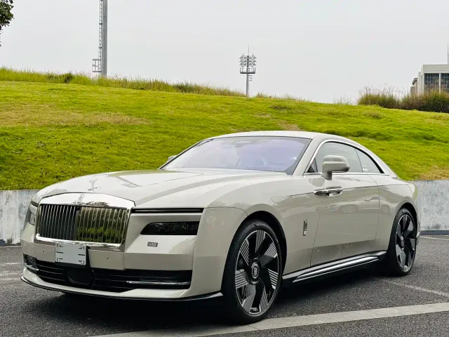 Фотография автомобиля — Rolls-Royce Spectre