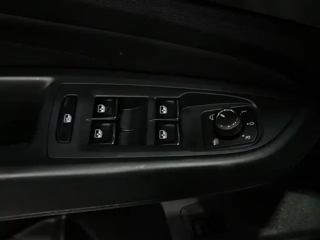 Volkswagen Passat — Фото автомобиля 9
